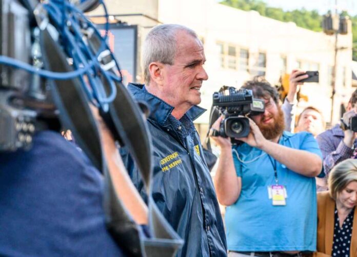 Millburn,,New,Jersey,,Usa,-,September,3,,2021:,Television,Crews