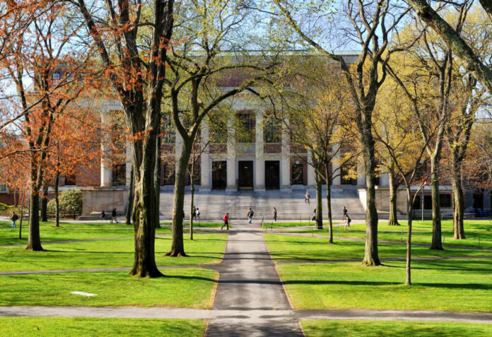College,Campus,In,The,Spring
