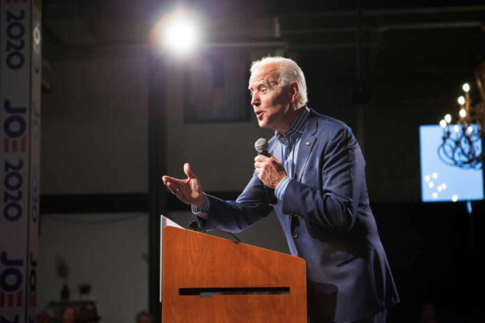 Des,Moines,,Iowa,,Usa.,May,3,,2019,Presidential,Candidate,And
