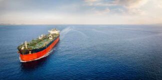 Obama Drops ‘Veto’ Shock On Hormuz Oil tanker sailing on calm open sea